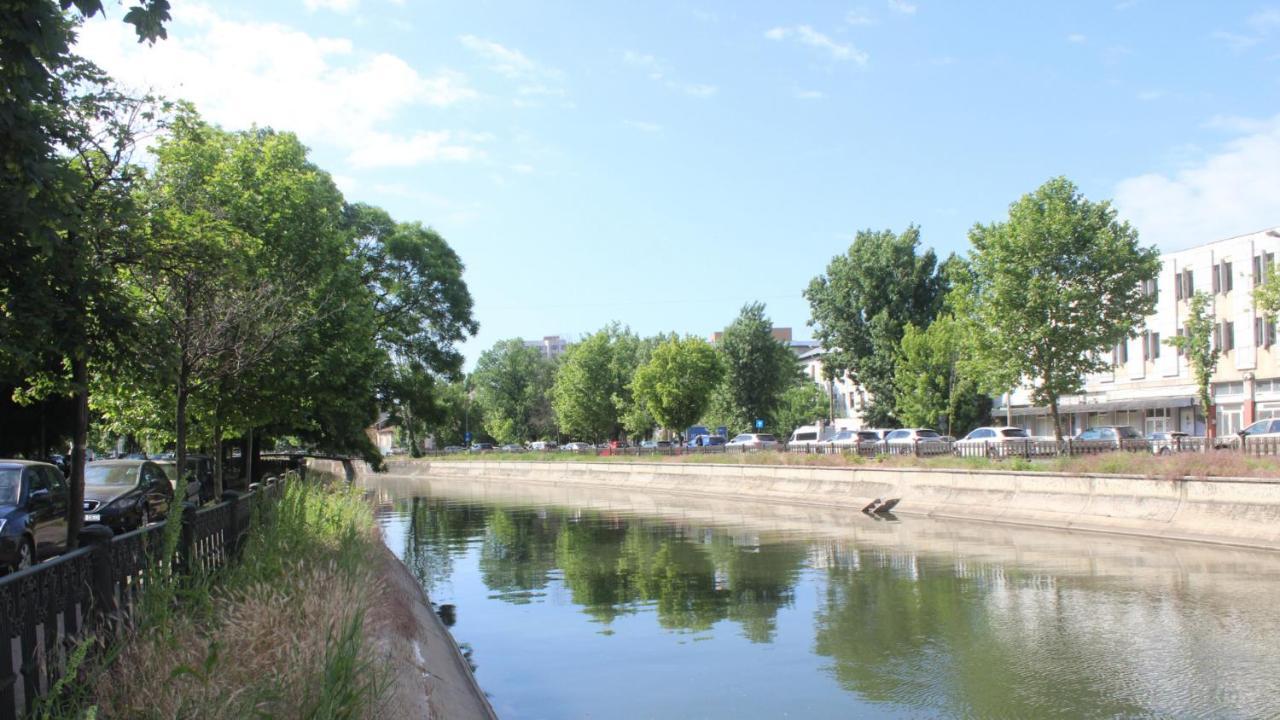 Holidays Host Splaiul Unirii Bucharest Exterior photo